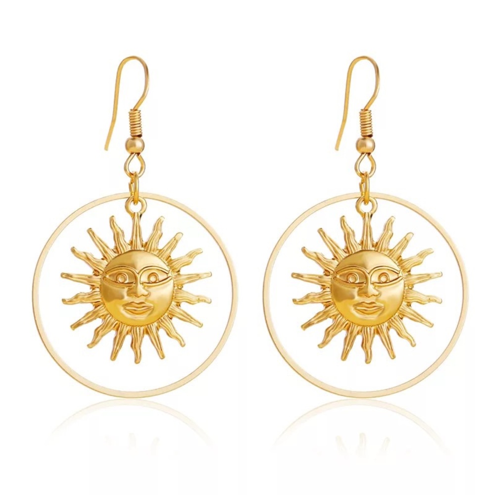 3/$30 💛 Sun Pendant Earrings - Picture 5 of 5